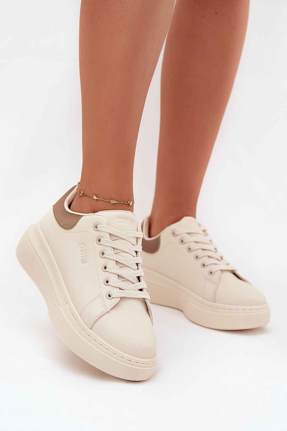 Sport Shoes model 216444